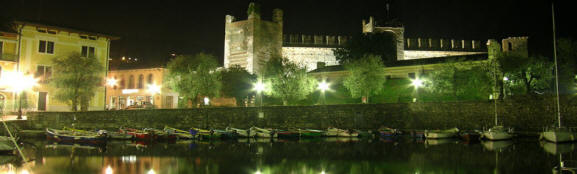 Torri del Benaco: Le Musée du Château des della Scala à Torri del Benaco sur le lac de GardeTorri del Benaco: Le Musée du Château des della Scala à Torri del Benaco sur le lac de Garde