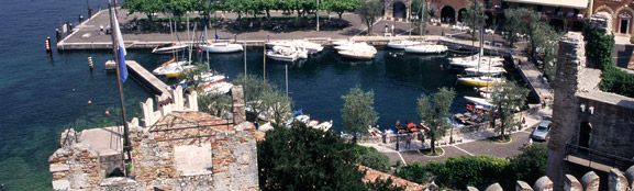Torri del Benaco sue le Lac de Garde - Italie